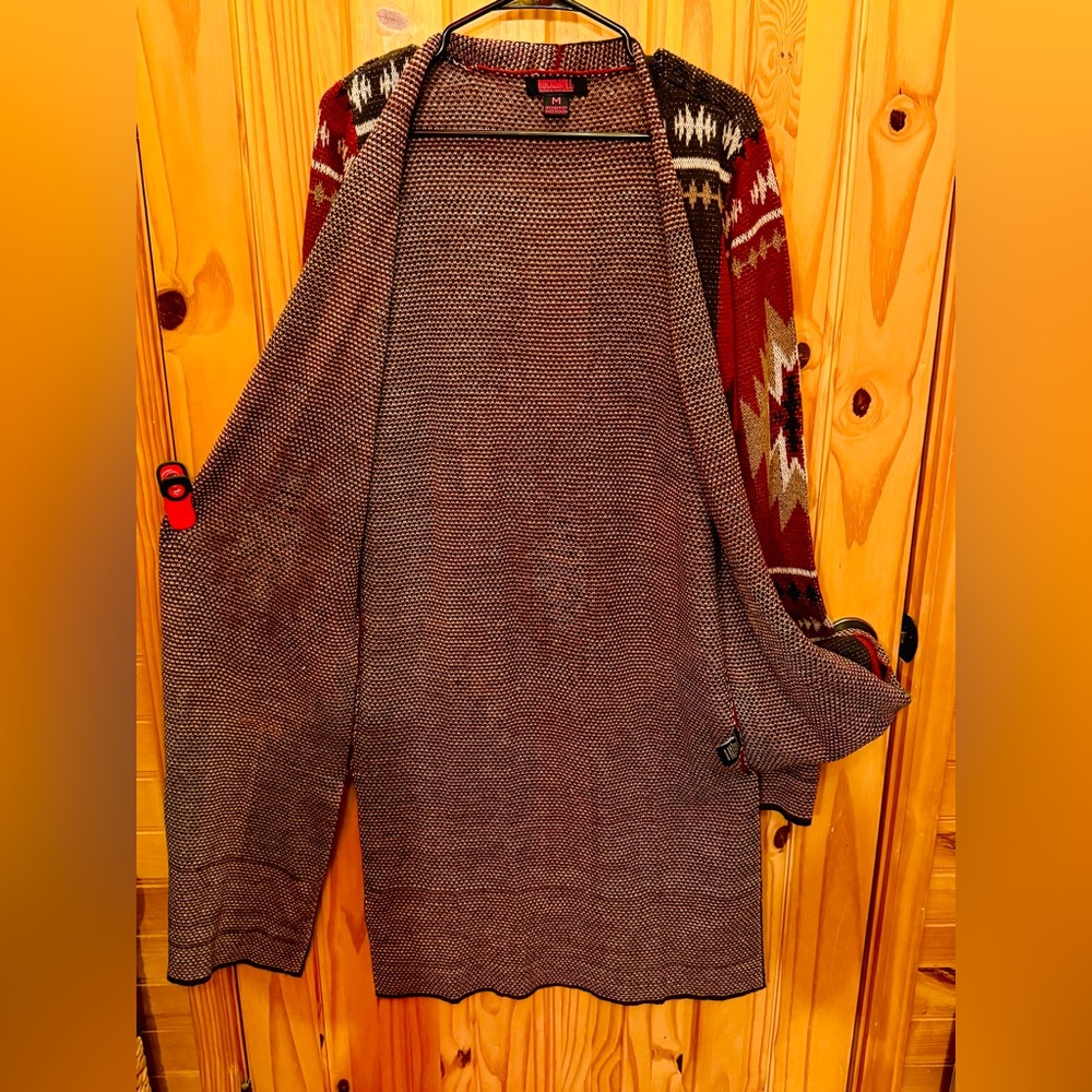 Women's Aztec Pattern Long Cardigan - Picture 4 of 5